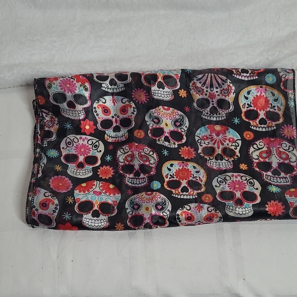 Colorful Skull Pattern Scarf - Picture 3 of 4